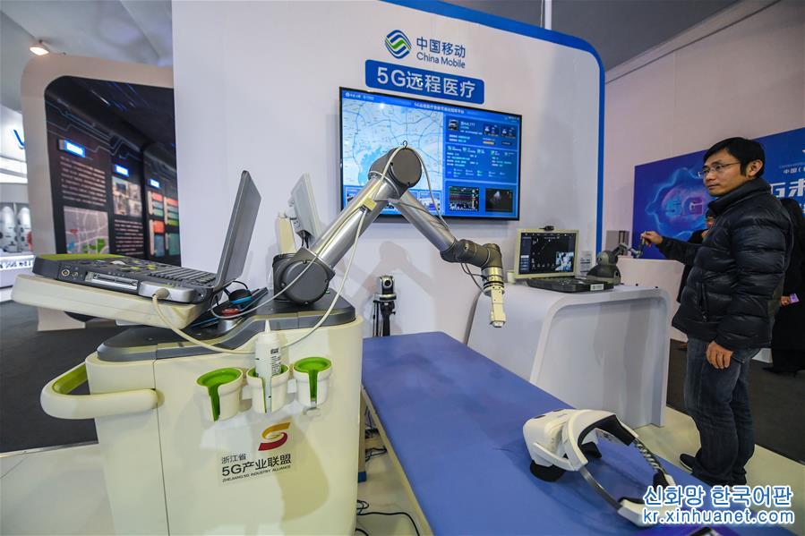 （科技）（2）“未来·展”5G科技产品展在杭州举行