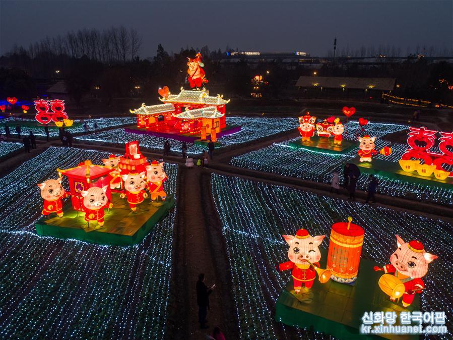 （美丽中国）（6）传统“水灯会”点亮江南水乡古镇