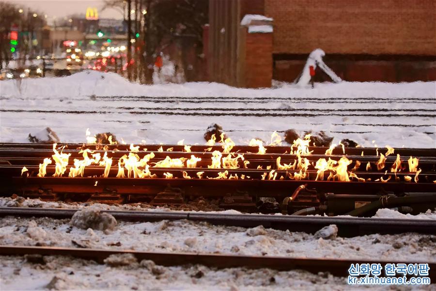 （国际）（1）芝加哥“火烧铁轨”应对极寒天气