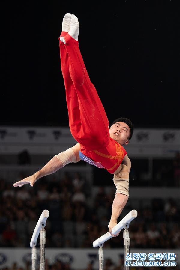 （体育）（2）体操——世界杯墨尔本站：中国选手尤浩获男子双杠金牌