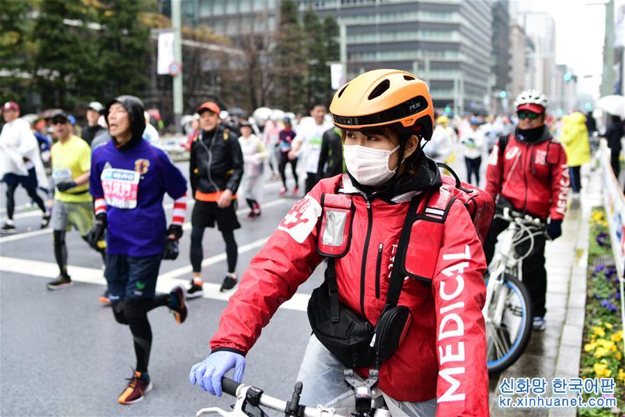 （国际·图文互动）（1）中日合作智能头盔首次用于东京马拉松