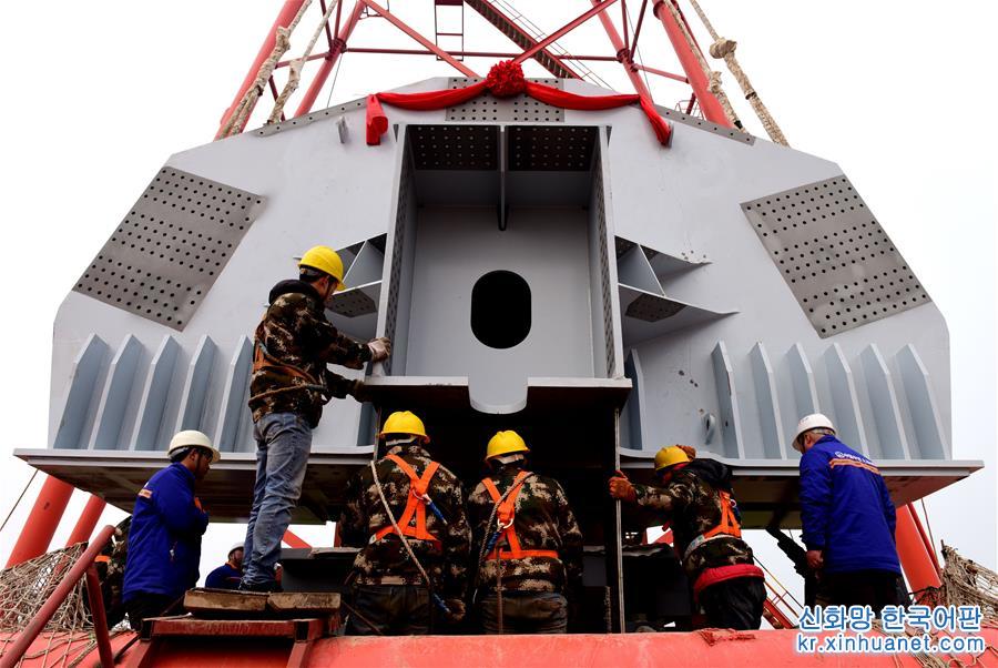 （经济）（2）郑济高铁郑州黄河特大桥首件连续钢桁梁顺利架设