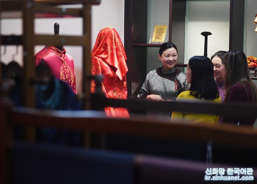 （新華視界）（1）江蘇：母女傳承蘇繡技藝 傳播中國文化