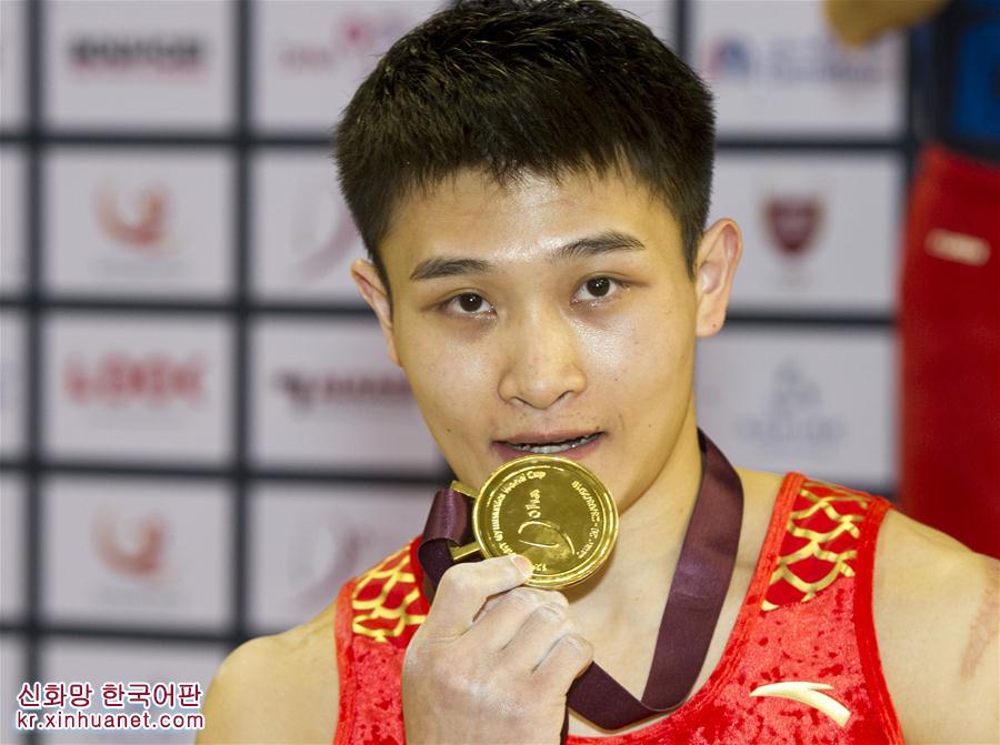 （體育）（1）體操——世界杯卡塔爾站：中國選手蘭星宇吊環奪冠