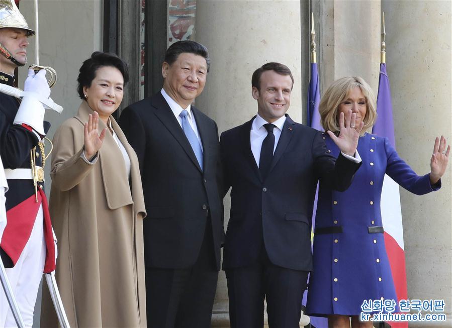（時政）習近平和彭麗媛出席法國總統馬克龍舉行的隆重歡送儀式