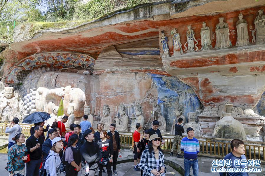 （社会）（7）重庆大足石刻景区迎来旅游旺季