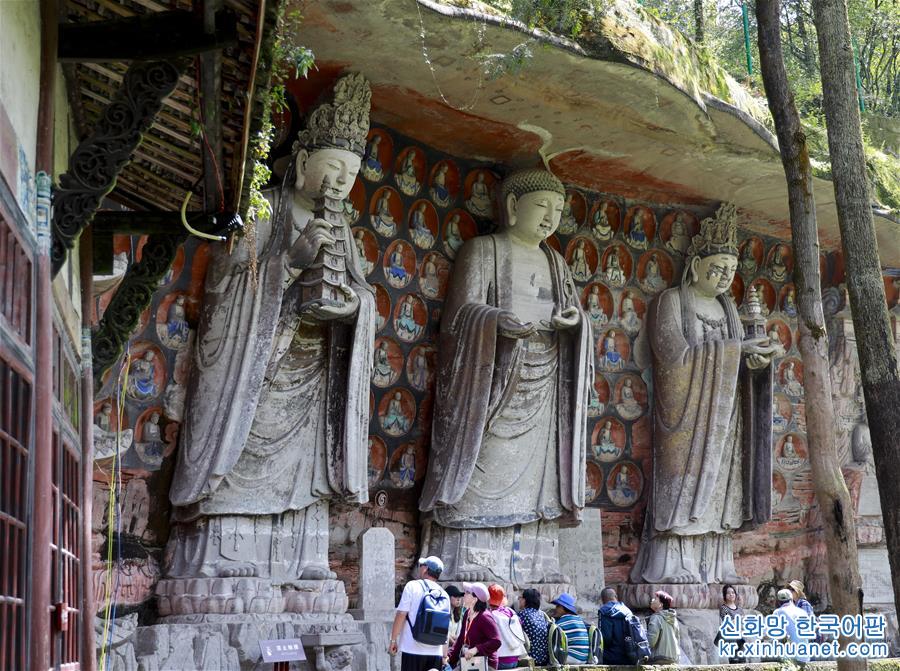 （社会）（3）重庆大足石刻景区迎来旅游旺季