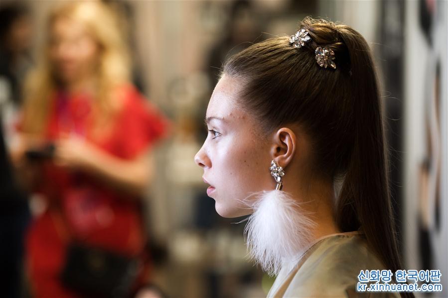 （新华视界）（2）2019“灰姑娘”国际美容美妆博览会在立陶宛首都举行