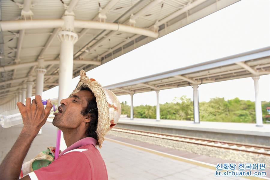（新华视界）（3）“一带一路”合作为斯里兰卡铁路史开启新篇章