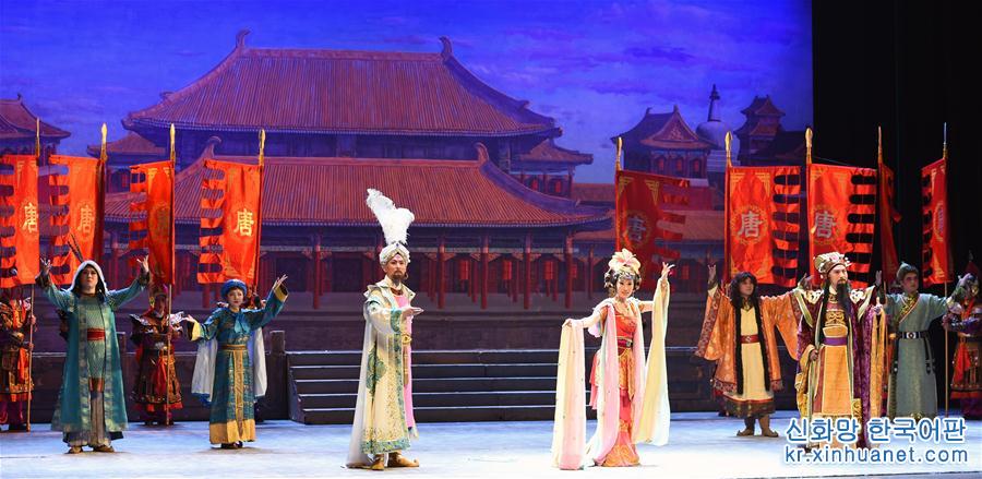 （文化）（1）蘭州：京劇《絲路花雨》精彩上演