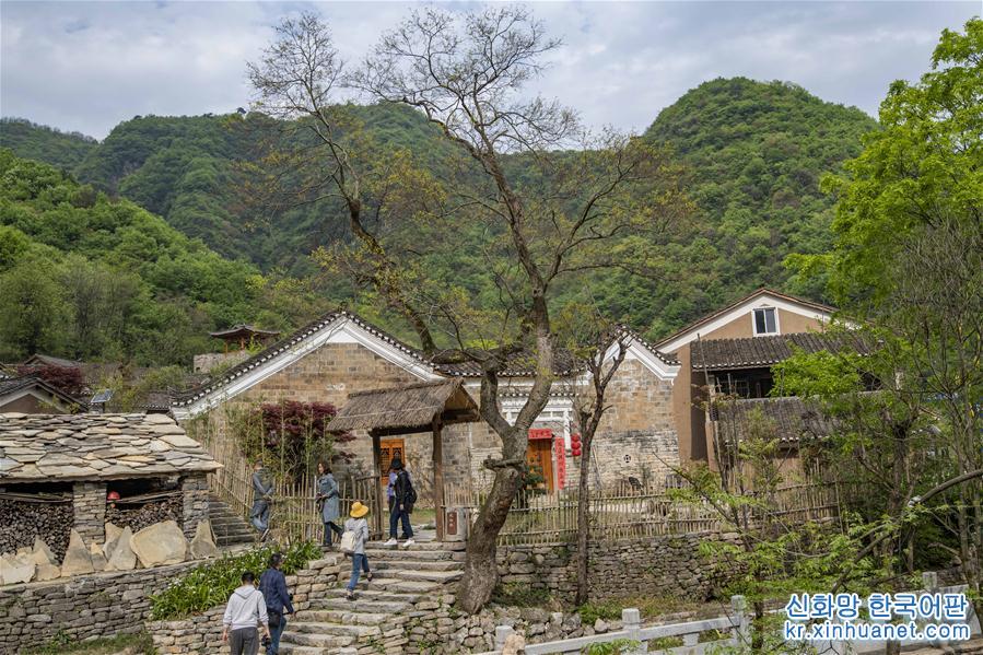 （社会）（1）湖北远安：贫困村变身休闲民宿旅游村