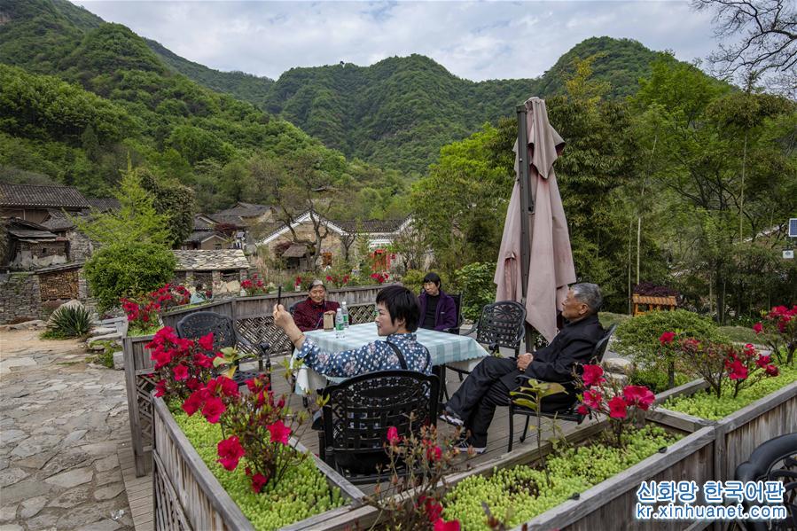 （社会）（2）湖北远安：贫困村变身休闲民宿旅游村