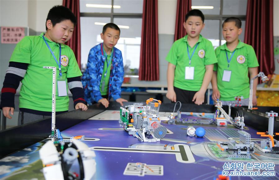 #（社会）（3）机器人竞赛激发学生创造潜能