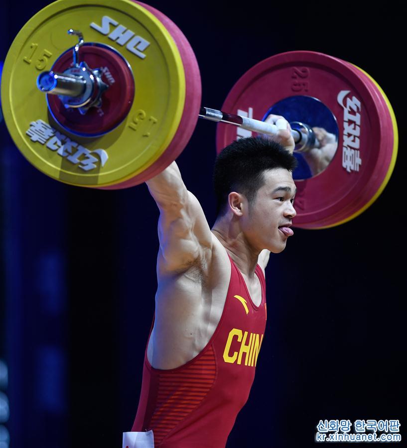 （体育）（6）举重——亚锦赛：石智勇打破男子73公斤级抓举及总成绩世界纪录