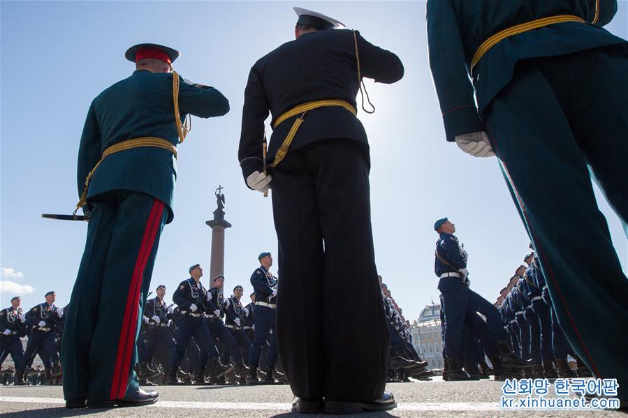（国际）（3）圣彼得堡举行胜利日阅兵式
