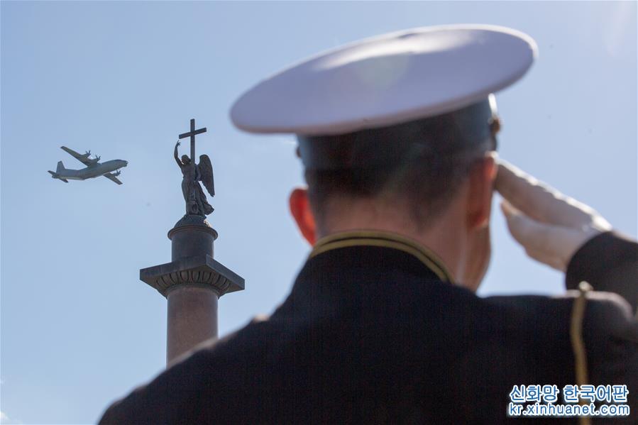 （国际）（4）圣彼得堡举行胜利日阅兵式