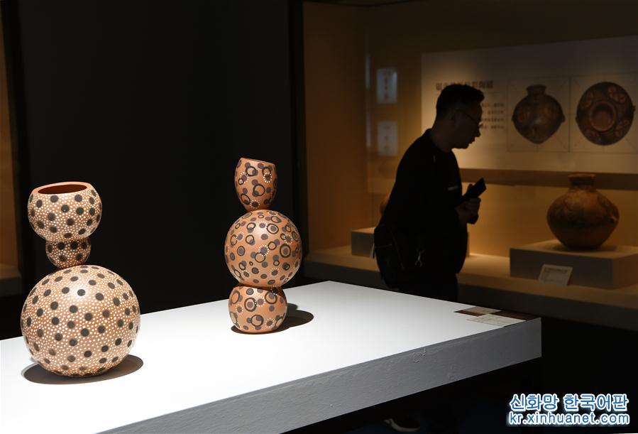 （文化）（2）2019首届国际当代陶艺作品与马家窑出土陶器展在甘肃举行