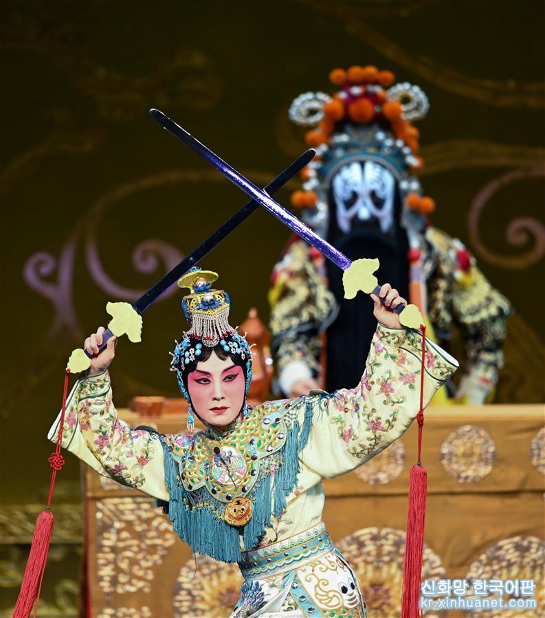 （文化）（2）张火丁首演京剧《霸王别姬》亮相北京