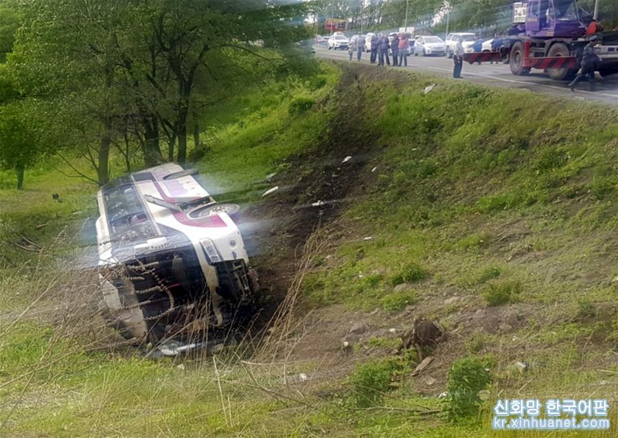 （国际）（2）中国游客在俄滨海边疆区遭遇车祸2人死亡