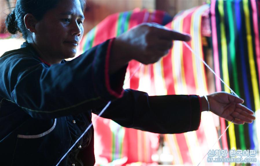 （社会）（1）云南西盟：创新民族纺织工艺助佤族村民增收
