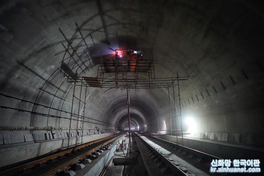 （經濟）（4）崇禮鐵路正盤臺隧道鋪軌完成