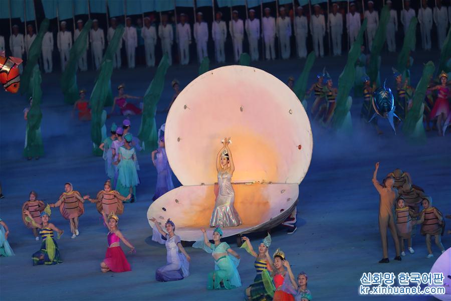 （国际）（3）朝鲜大型团体操和艺术演出《人民的国家》在平壤举行首演