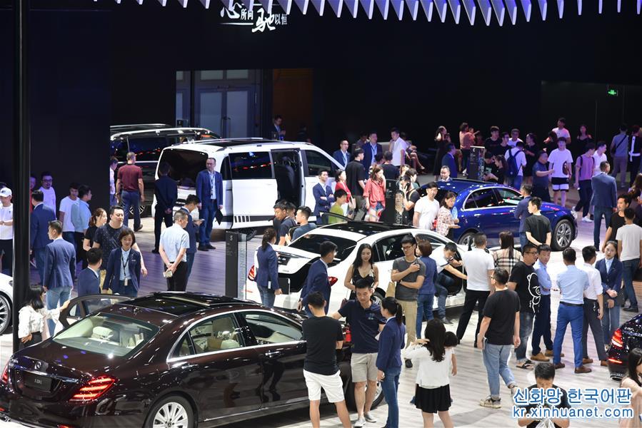 （社会）（3）深圳举行2019深港澳国际车展