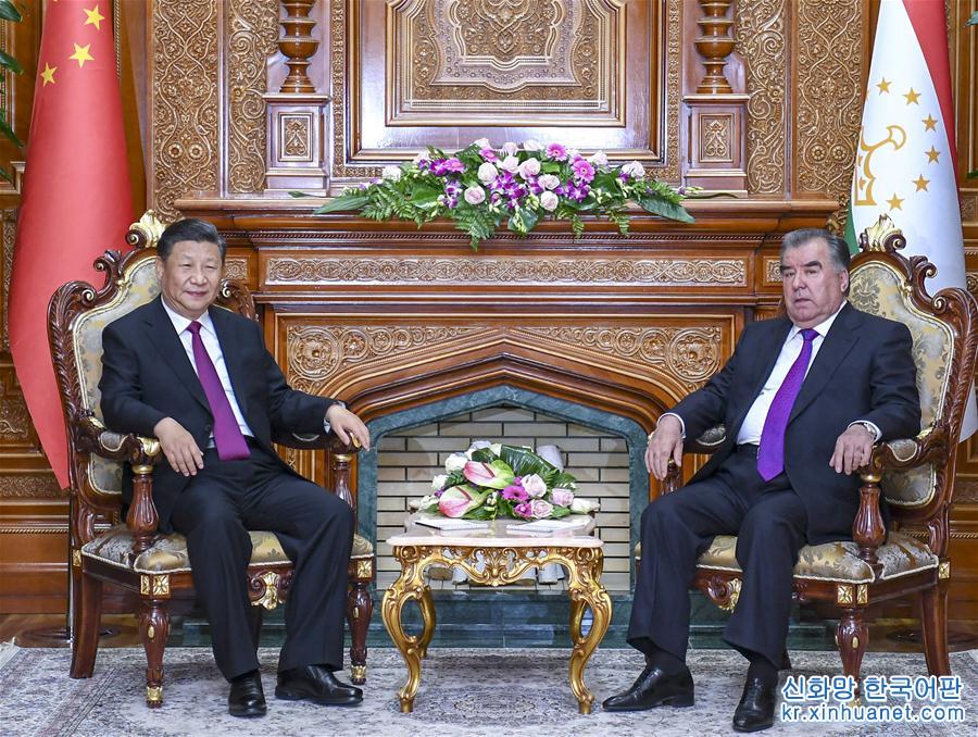 （时政）（2）习近平同塔吉克斯坦总统拉赫蒙会谈