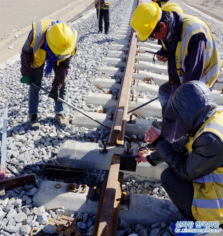#（經濟）（5）敦煌至格爾木鐵路鋪軌工程全面完工