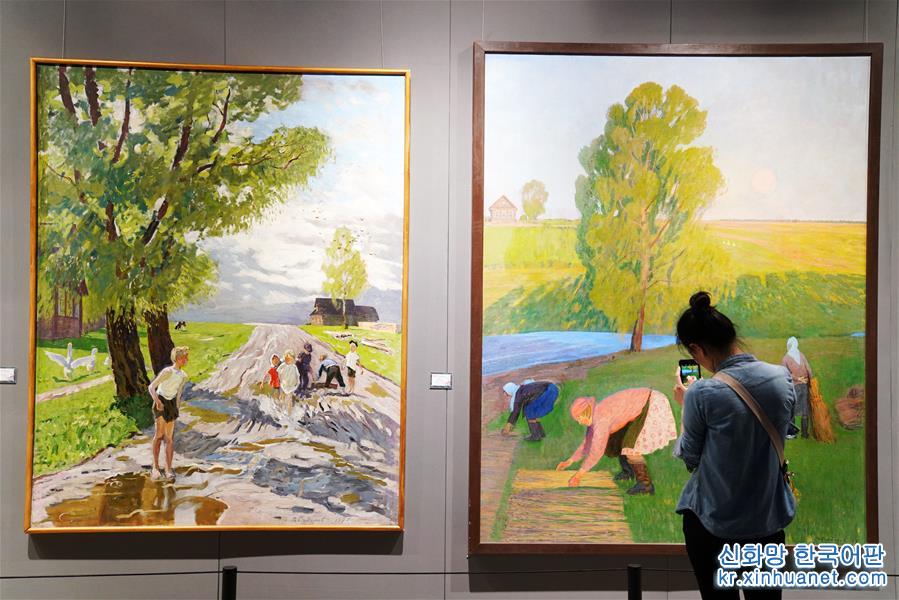 （文化）（3）国际油画展“添彩”中俄博览会