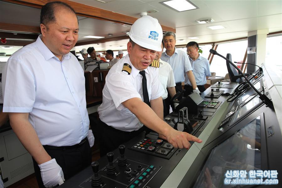 #（图文互动）（6）我国最大两艘海洋渔业综合科学调查船正式交付使用 