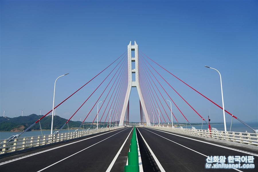 （经济）（1）江西：鄱阳湖二桥正式通车