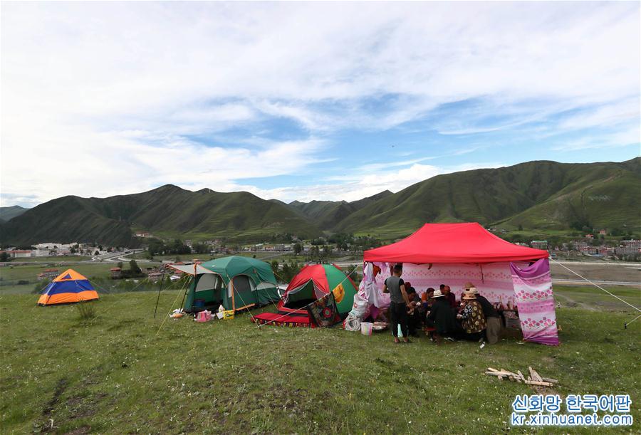 （社会）（12）川藏公路沿线群众走上致富路