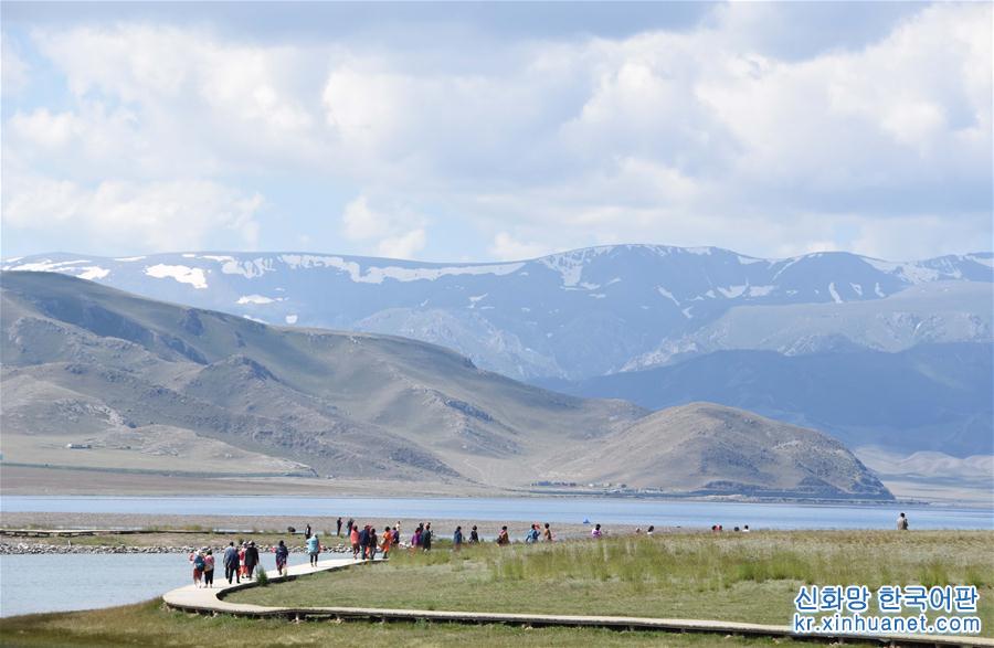 （图文互动）（2）新疆赛里木湖：水清草绿回归“高颜值”