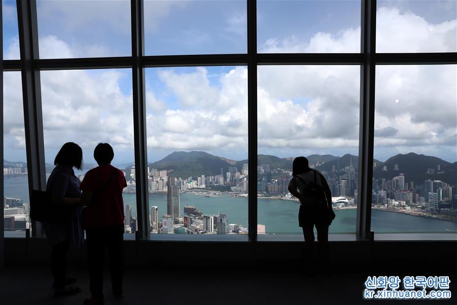 （圖文互動）（1）香港“天際100”觀景臺以科技呈現“未來香港”