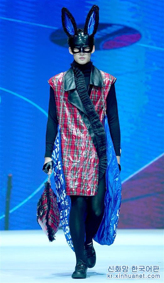 （社會）（2）首屆“中國皮都杯、辛冬裝”時裝設計大賽在河北辛集舉行