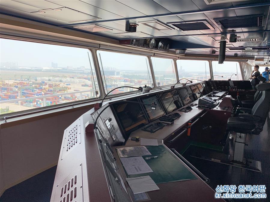 （圖文互動）（3）世界載箱量最大集裝箱船“地中海古爾松”輪在天津港首航