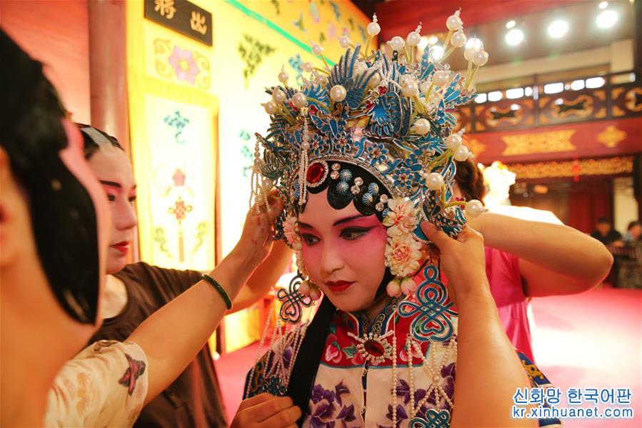 #（社會）（2）海外華裔青少年感受京劇魅力