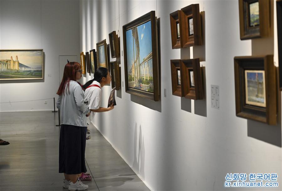 （文化）（3）重庆：美术馆里的艺术周末