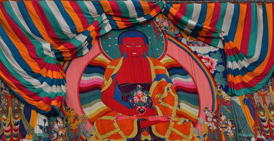 （XHDW）（1）西藏扎什伦布寺举行展佛活动