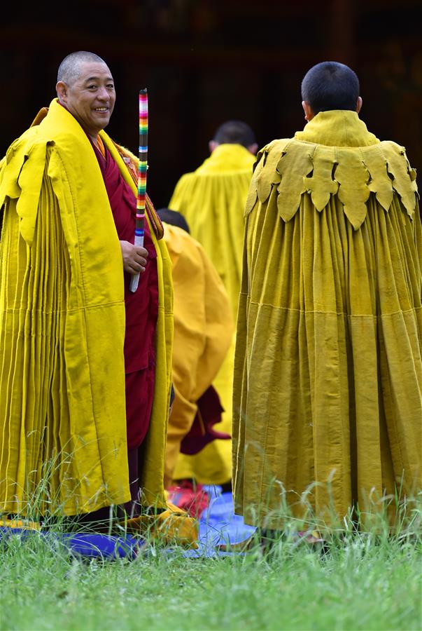 （XHDW）（3）西藏扎什伦布寺举行展佛活动