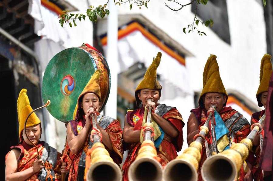 （XHDW）（5）西藏扎什伦布寺举行展佛活动