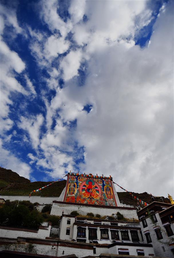 （XHDW）（2）西藏扎什伦布寺举行展佛活动