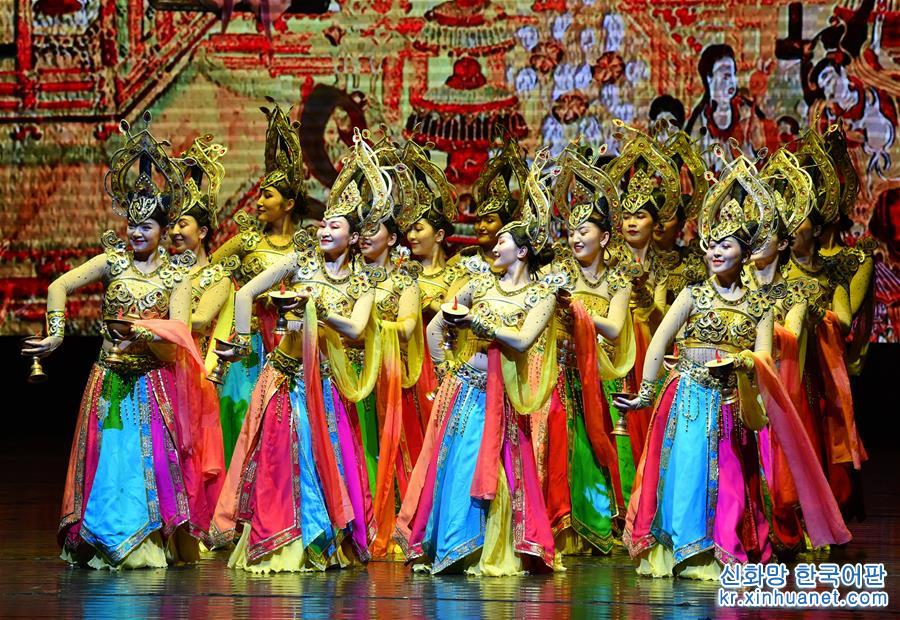（文化）（1）西安上演甘肃肃北乌兰牧骑歌舞