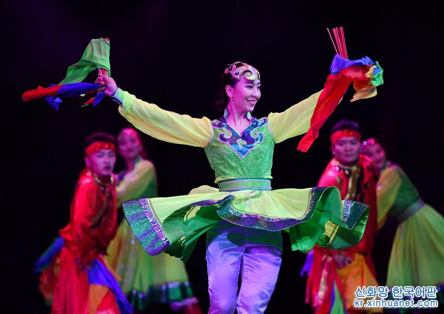 （文化）（4）西安上演甘肃肃北乌兰牧骑歌舞