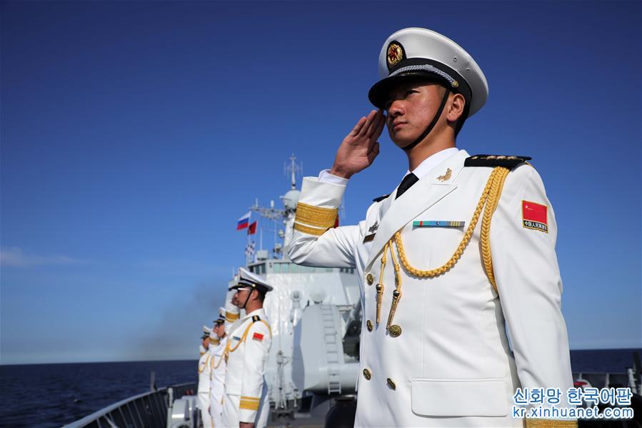 （图文互动）（3）中国海军西安舰参加俄罗斯海军节庆典海上阅兵