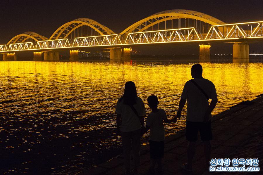 （社会）（3）百年“老江桥”成哈尔滨旅游“新名片”