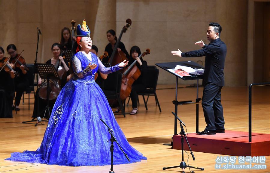 （文化）（2）北京：欣赏民族音乐 感受传统文化