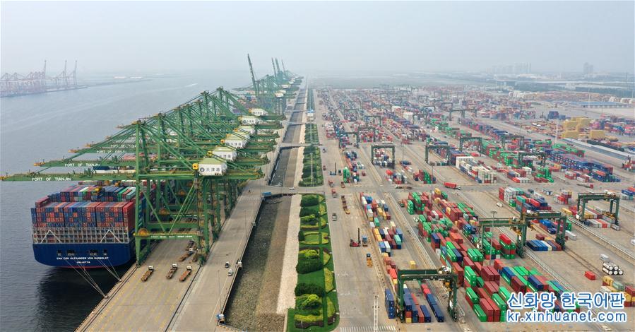 （经济）（1）走进人工深水大港——天津港