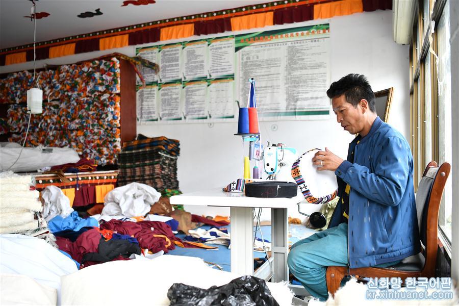 （社会）（7）探访西藏首批易地扶贫搬迁点——拉萨河畔四季吉祥村